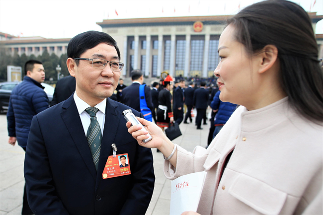 钢厂老总_撒野钢厂图片