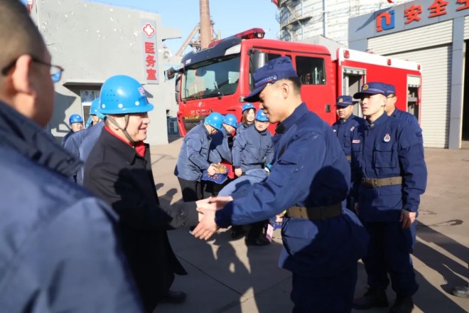 暖心！方同舟控股董事局主席王建东慰问春节在岗职工